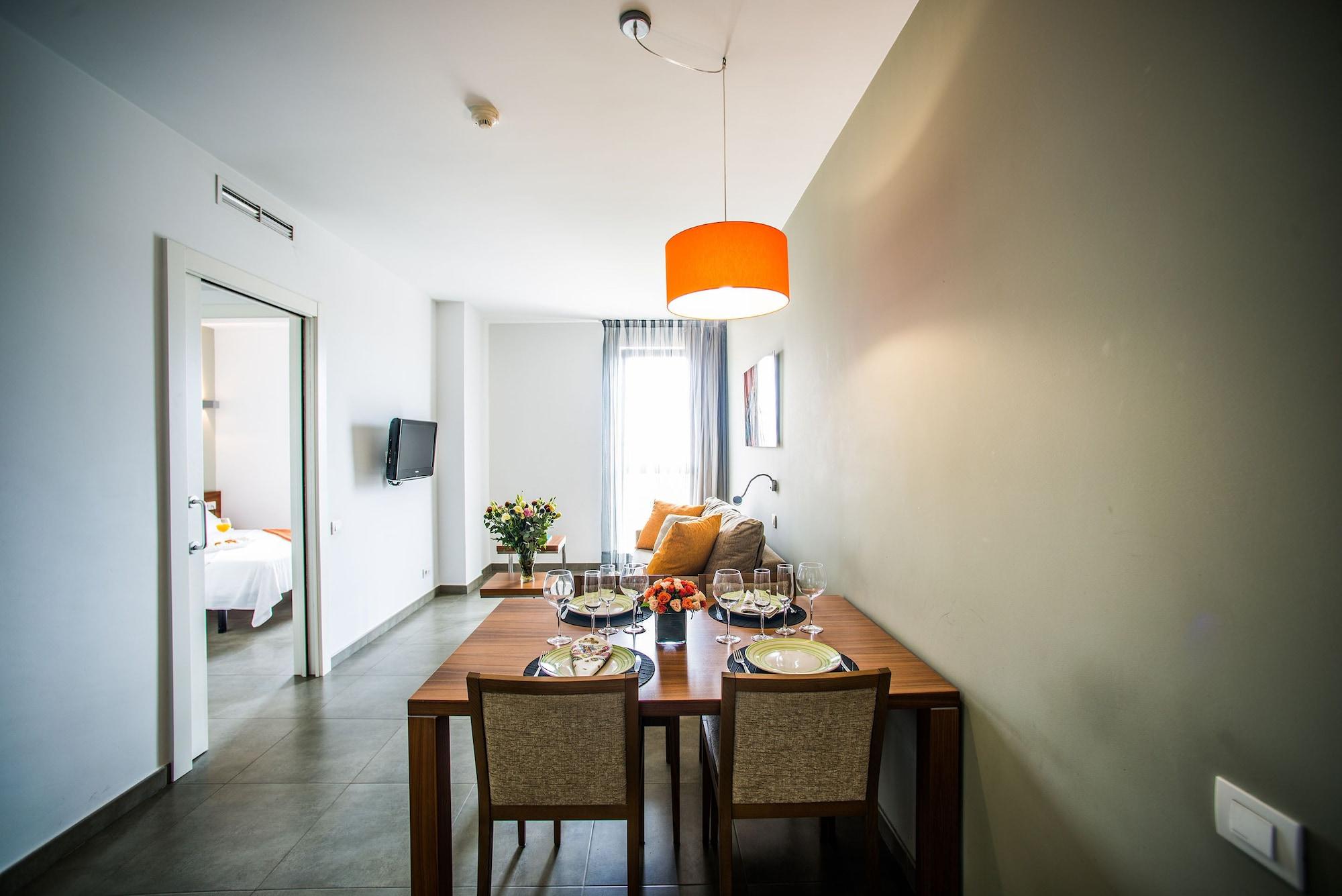 Ona Living Barcelona Aparthotel L'Hospitalet de Llobregat Ngoại thất bức ảnh